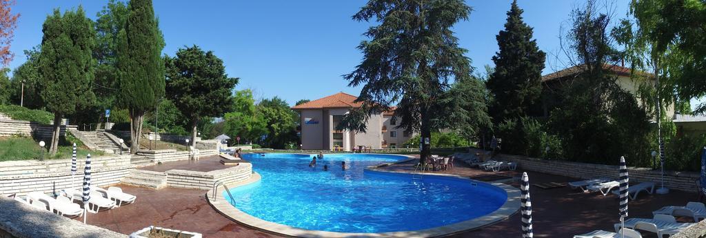 Bisser Hotel - Free Parking - Free Pool Access บัลชิค ภายนอก รูปภาพ