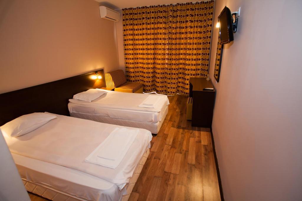 Bisser Hotel - Free Parking - Free Pool Access บัลชิค ห้อง รูปภาพ