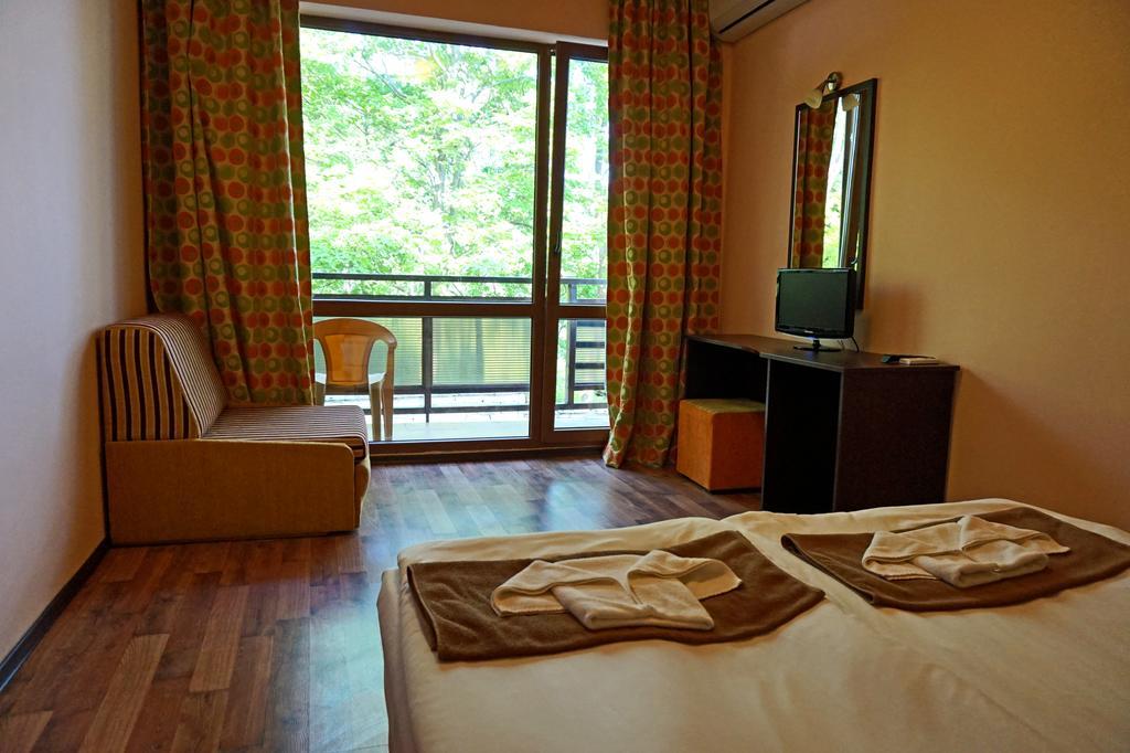 Bisser Hotel - Free Parking - Free Pool Access บัลชิค ภายนอก รูปภาพ