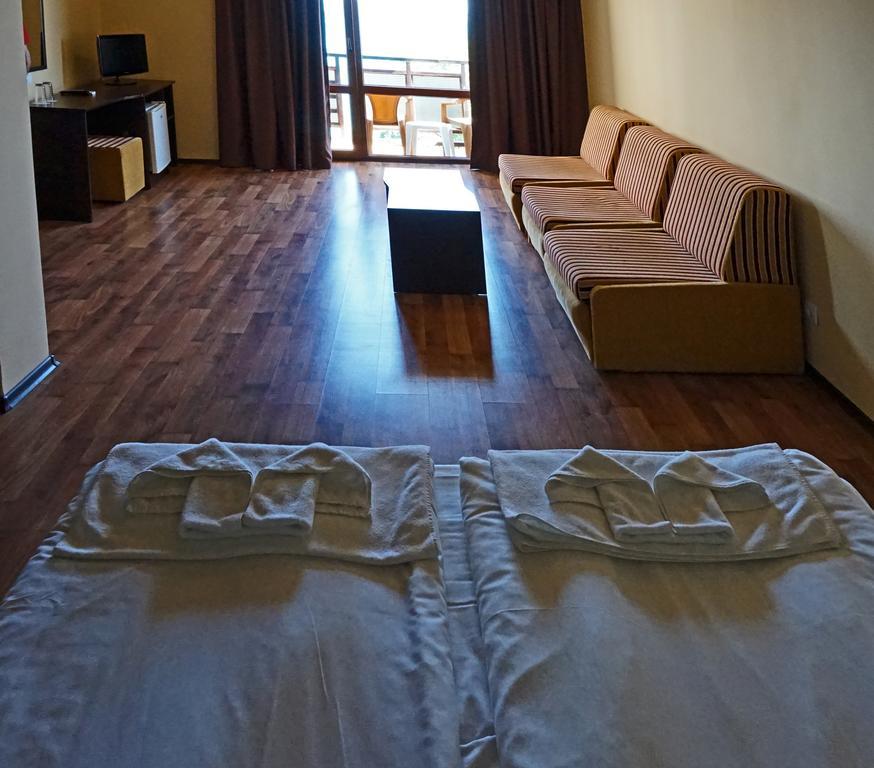 Bisser Hotel - Free Parking - Free Pool Access บัลชิค ภายนอก รูปภาพ