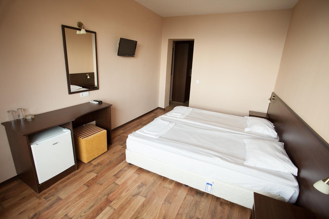 Bisser Hotel - Free Parking - Free Pool Access บัลชิค ภายนอก รูปภาพ