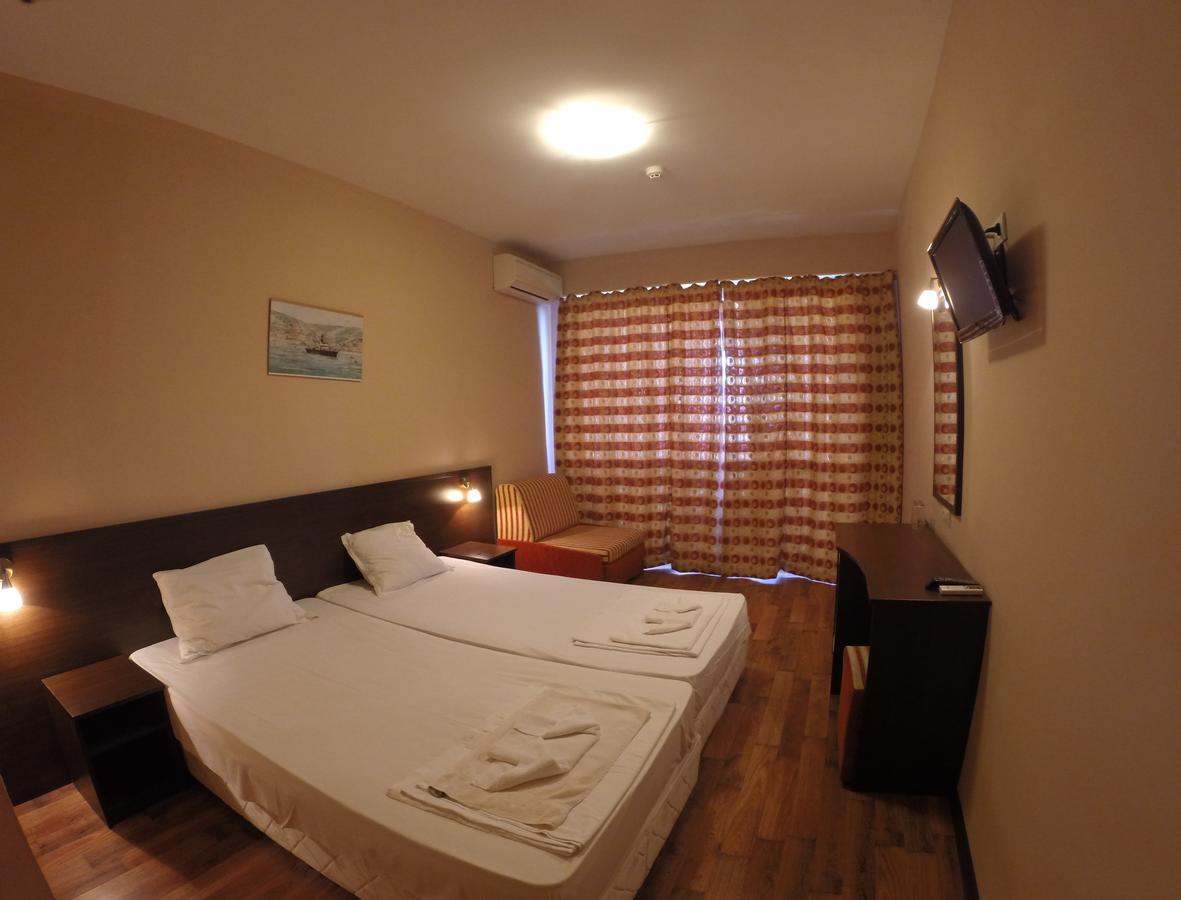 Bisser Hotel - Free Parking - Free Pool Access บัลชิค ภายนอก รูปภาพ
