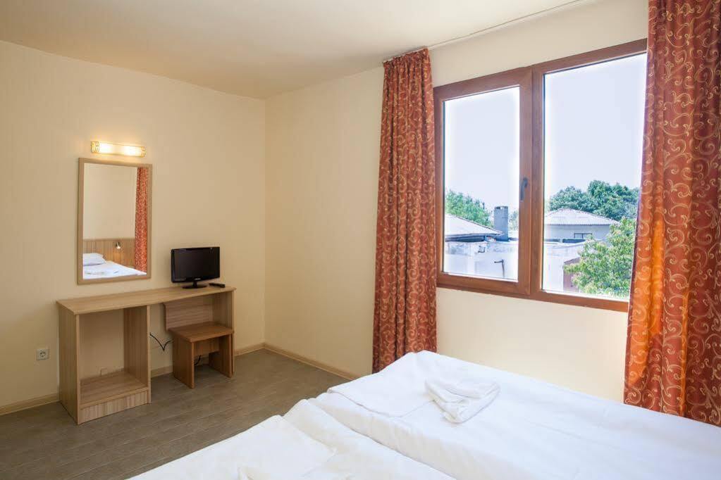 Bisser Hotel - Free Parking - Free Pool Access บัลชิค ภายนอก รูปภาพ